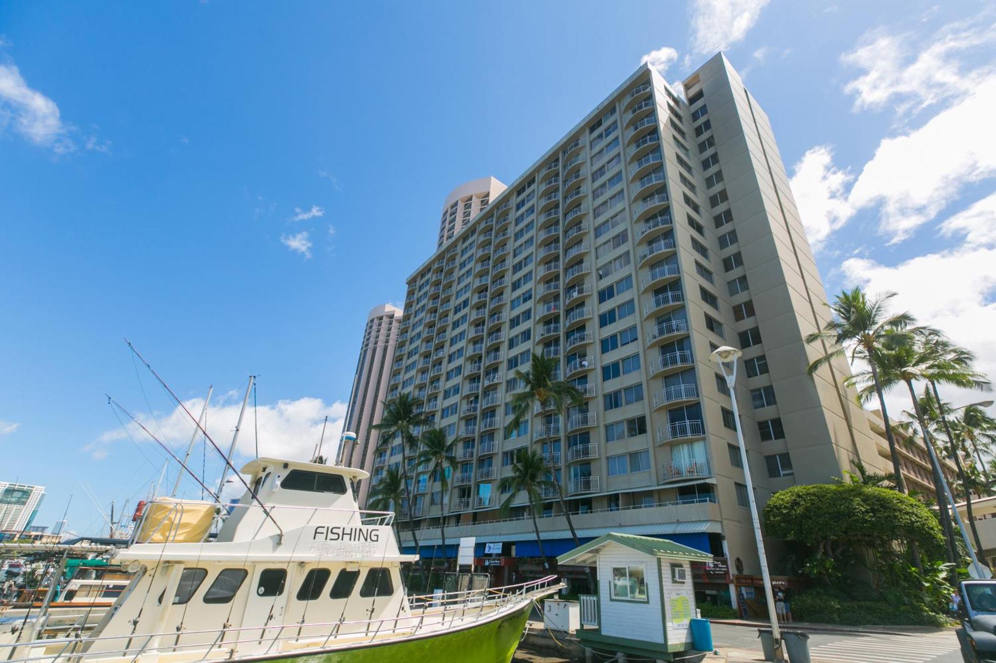 Ilikai Marina 682 Yacht Harbor View 1BR Apartment Honolulu Bagian luar foto