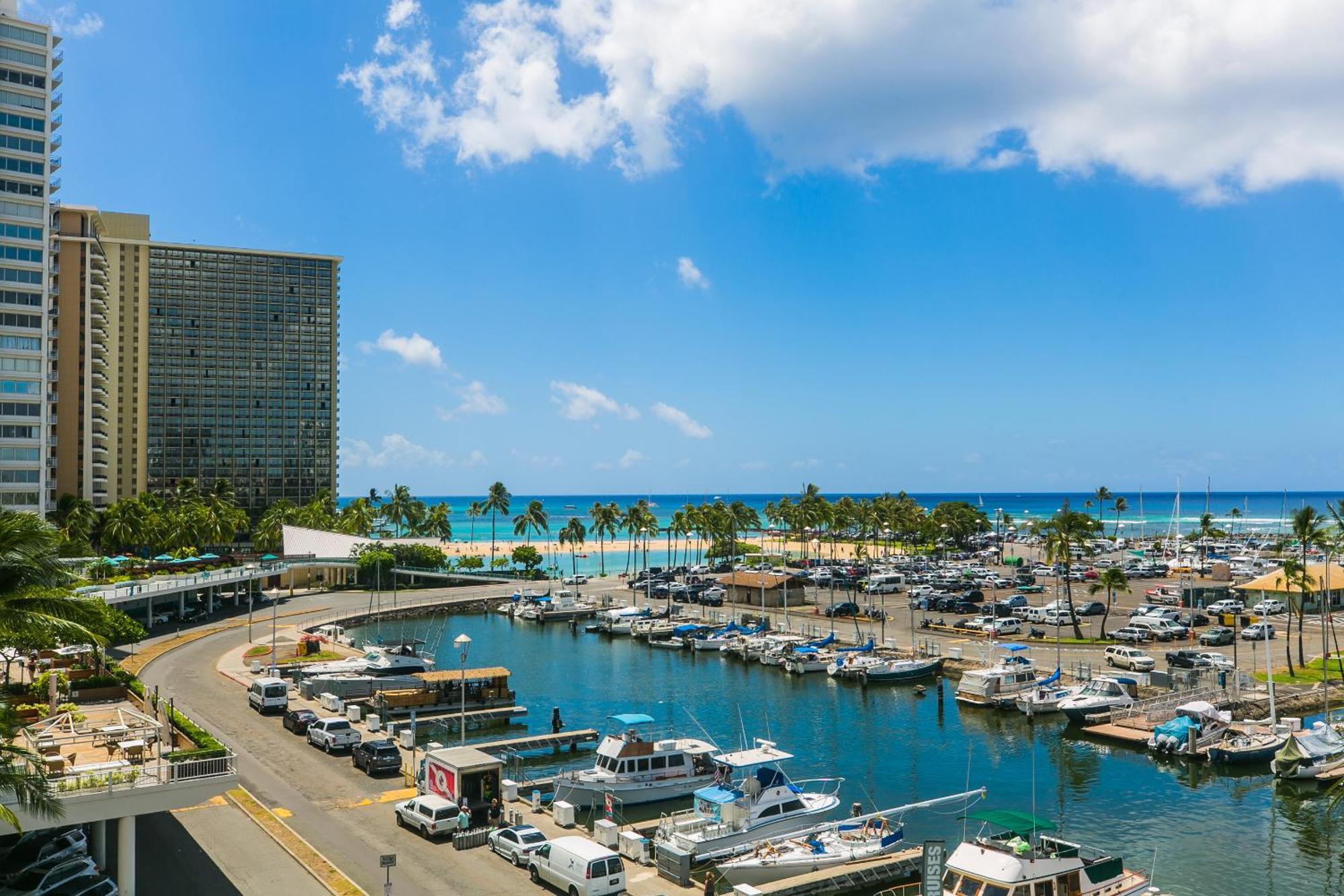 Ilikai Marina 682 Yacht Harbor View 1BR Apartment Honolulu Bagian luar foto